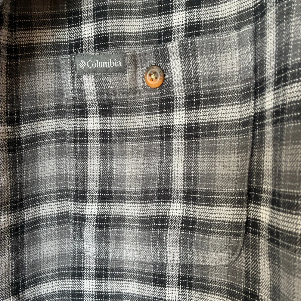 Columbia Flannel Shirt Men’s XL Gray Plaid Button Down Outdoor Layering Hiking - Picture 9 of 14